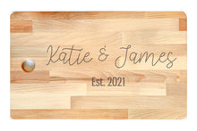 Load image into Gallery viewer, Large Beech Wood Chopping Board With Access Handle