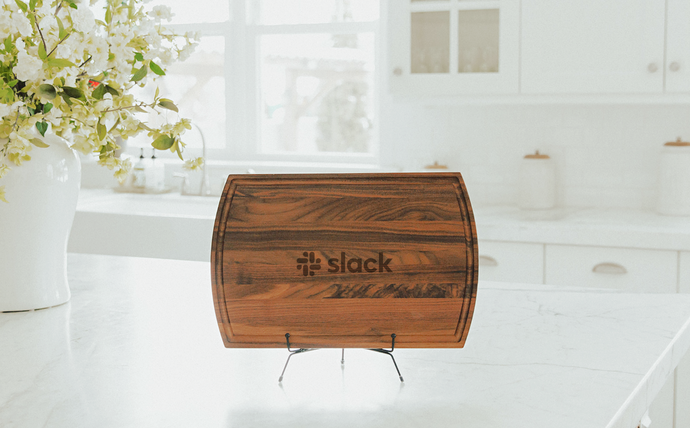 Thnks - Slack Branded Large Modern Mahogany Cutting Board with Juice Groove - Middle Center Logo